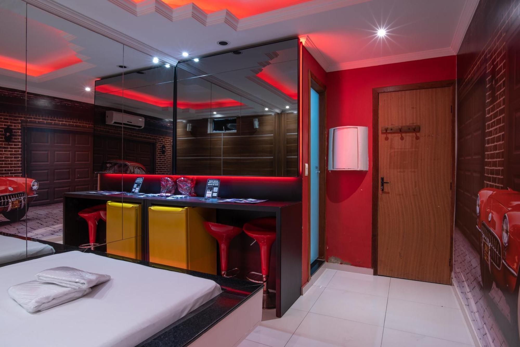 Love hotel Fantasy 2 3*