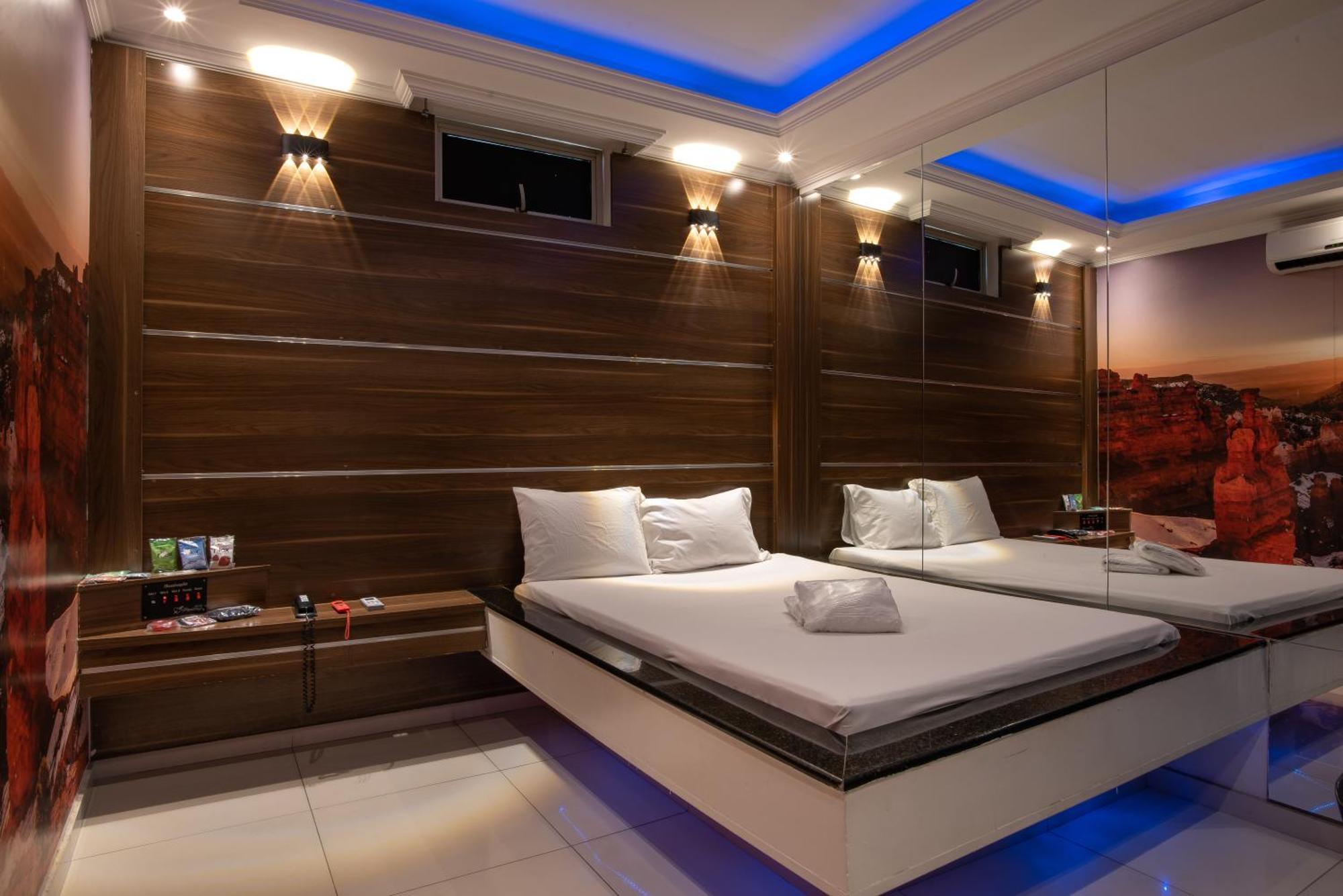 Love hotel Fantasy 2 3*
